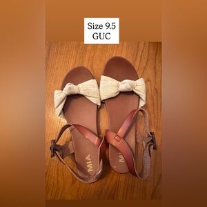 MIA Bow Sandals Size 9.5 | Brown Leather & Linen | GUC